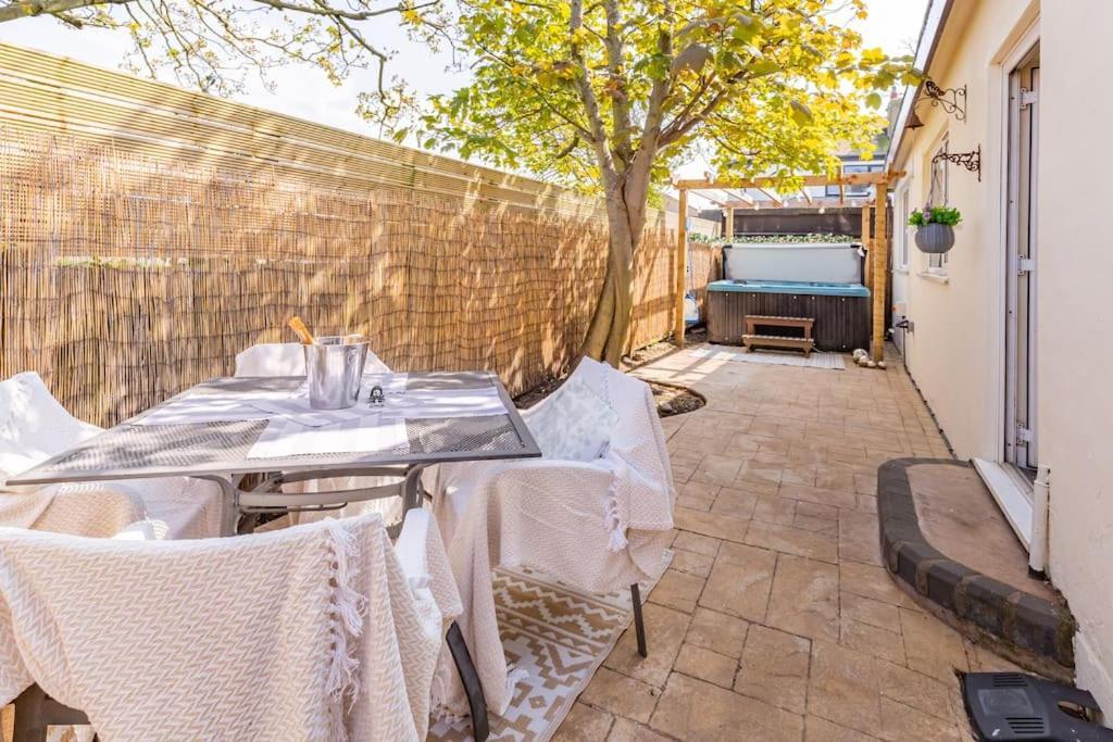 The Hideaway Villa Cleveleys Exterior photo